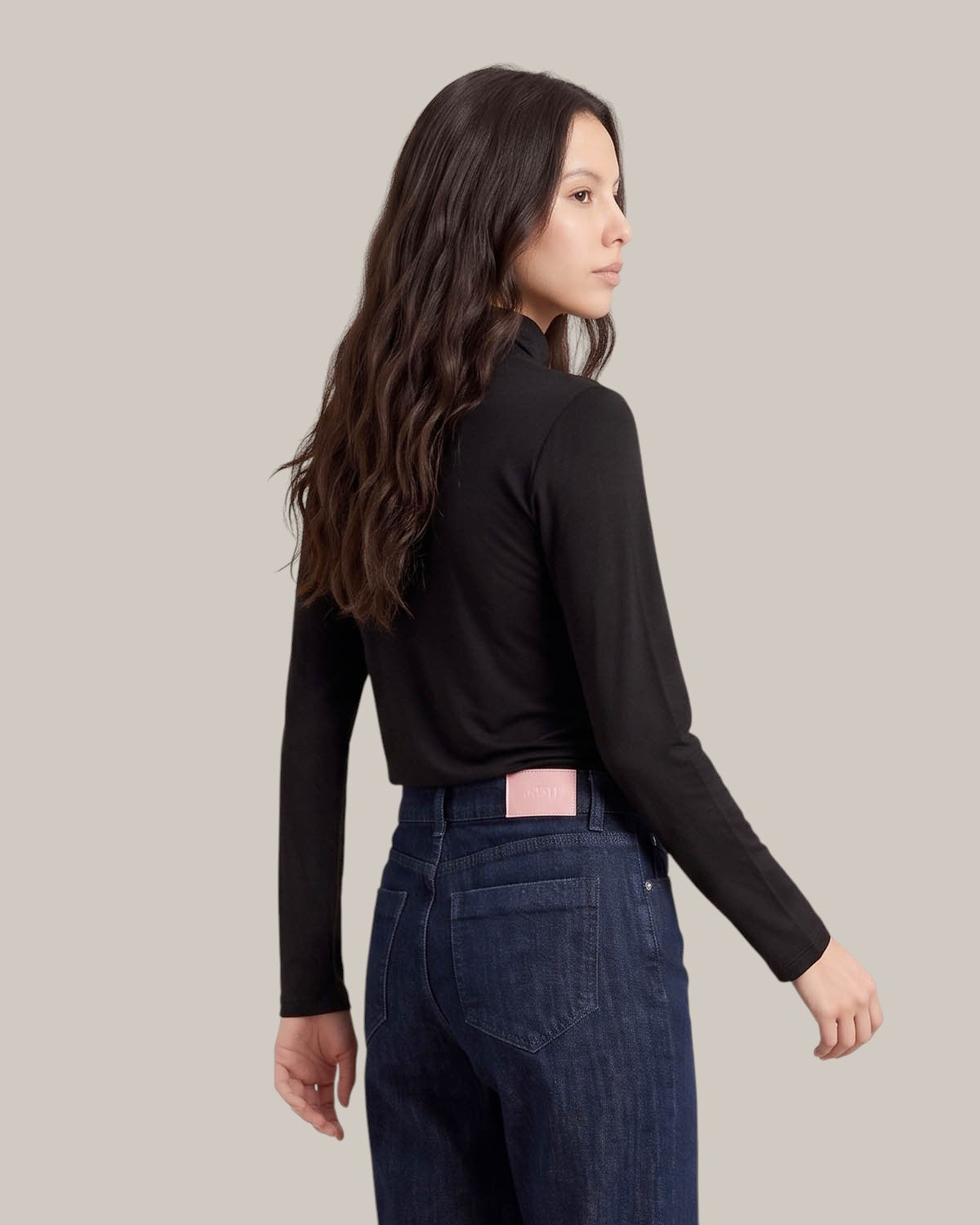 25.10 Langarmshirt mit Raffung