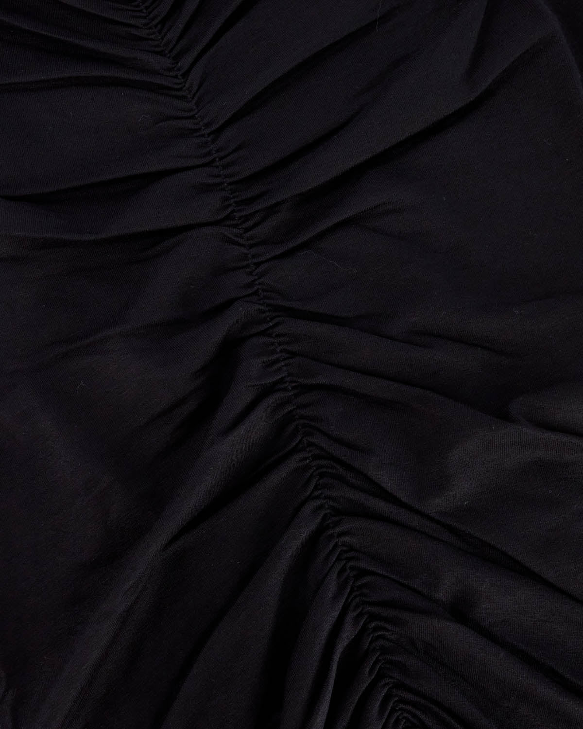 25.10 Langarmshirt mit Raffung