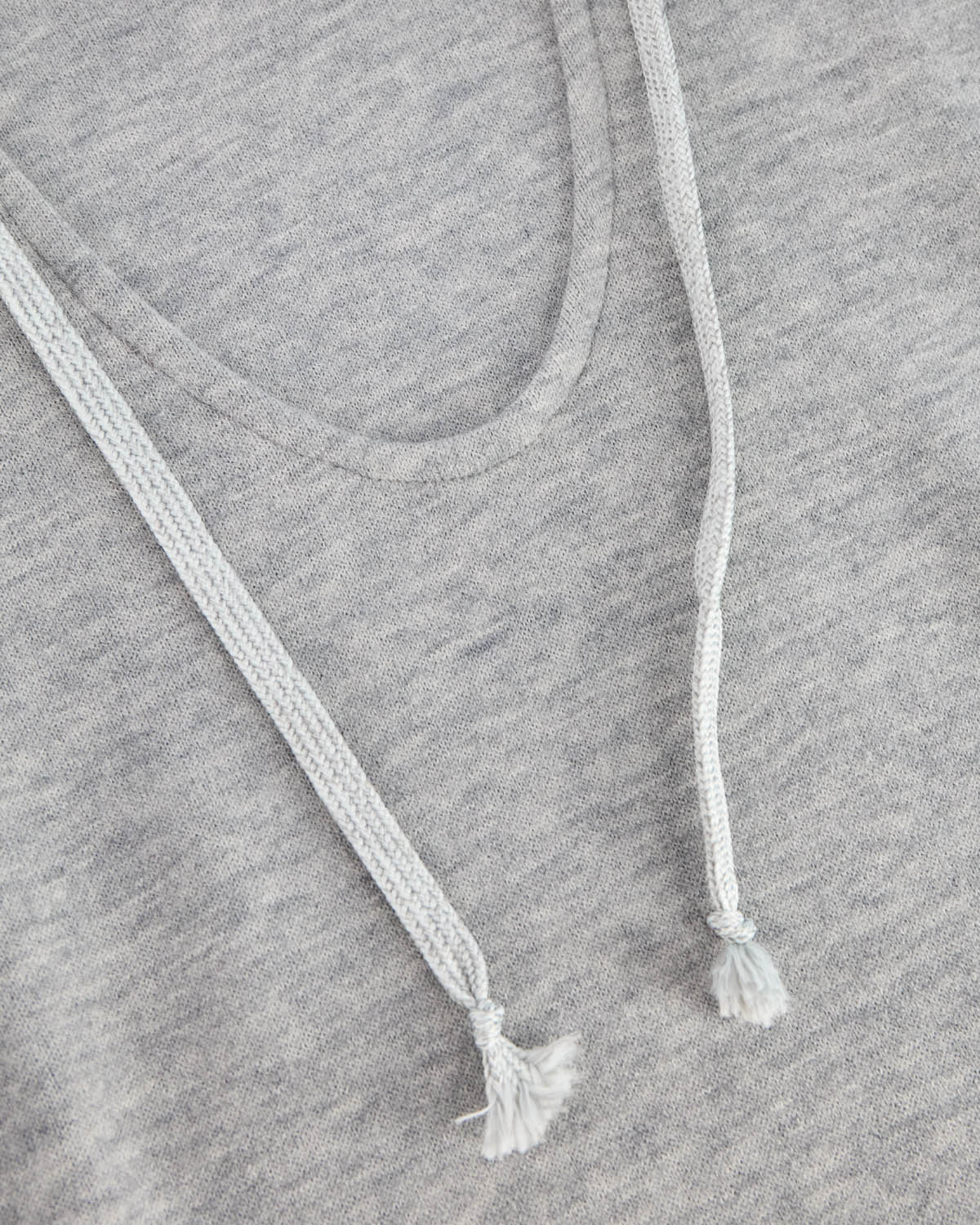 25.10 Sweat à capuche