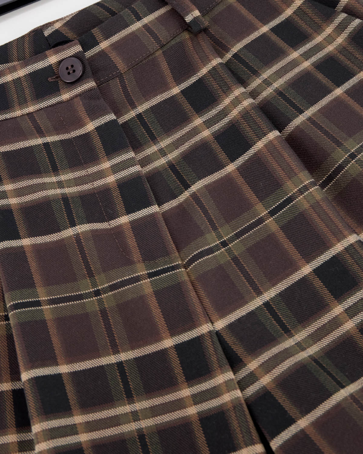 25.10 Checkered Trousers