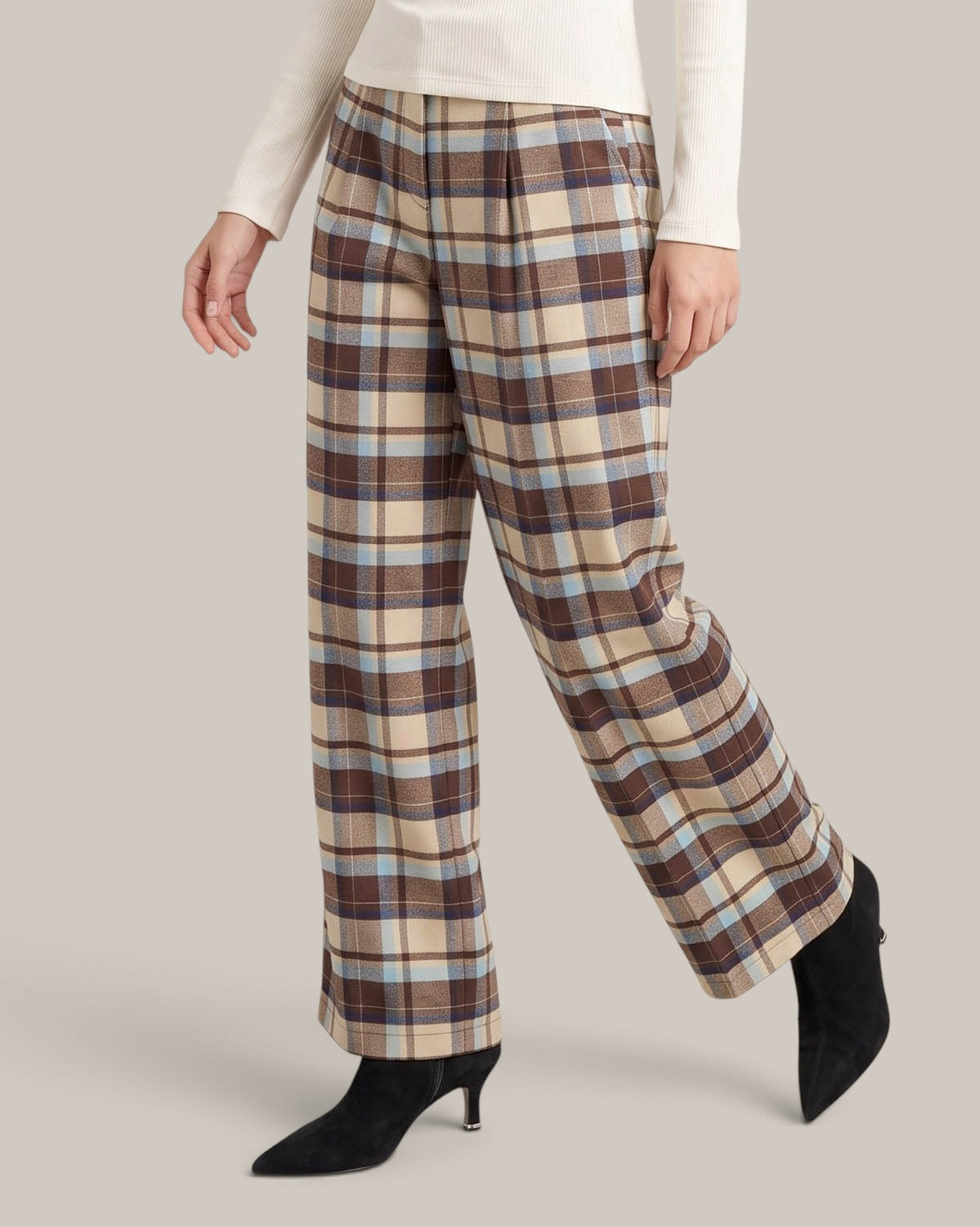 25.10 Karierte Hose