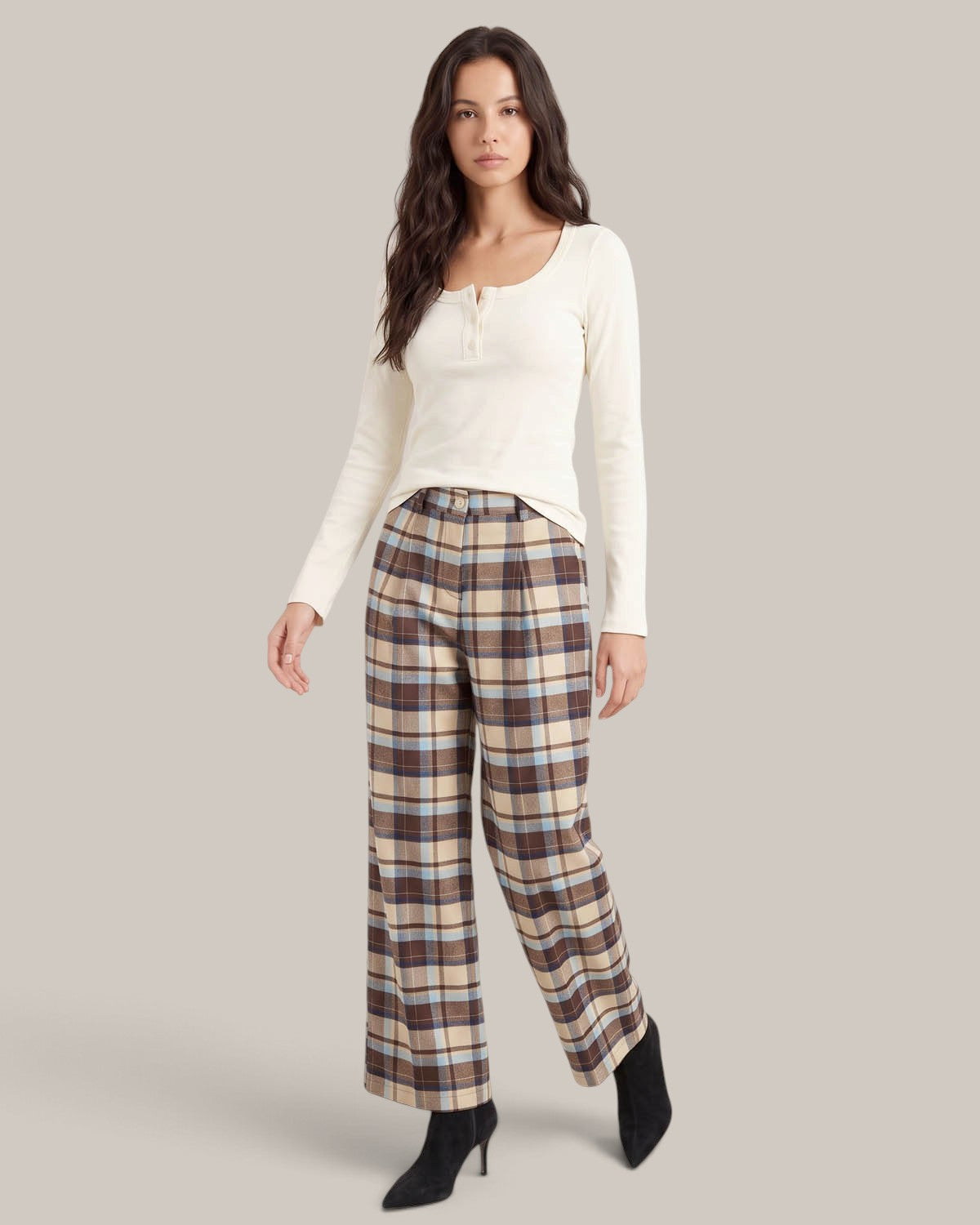 25.10 Karierte Hose