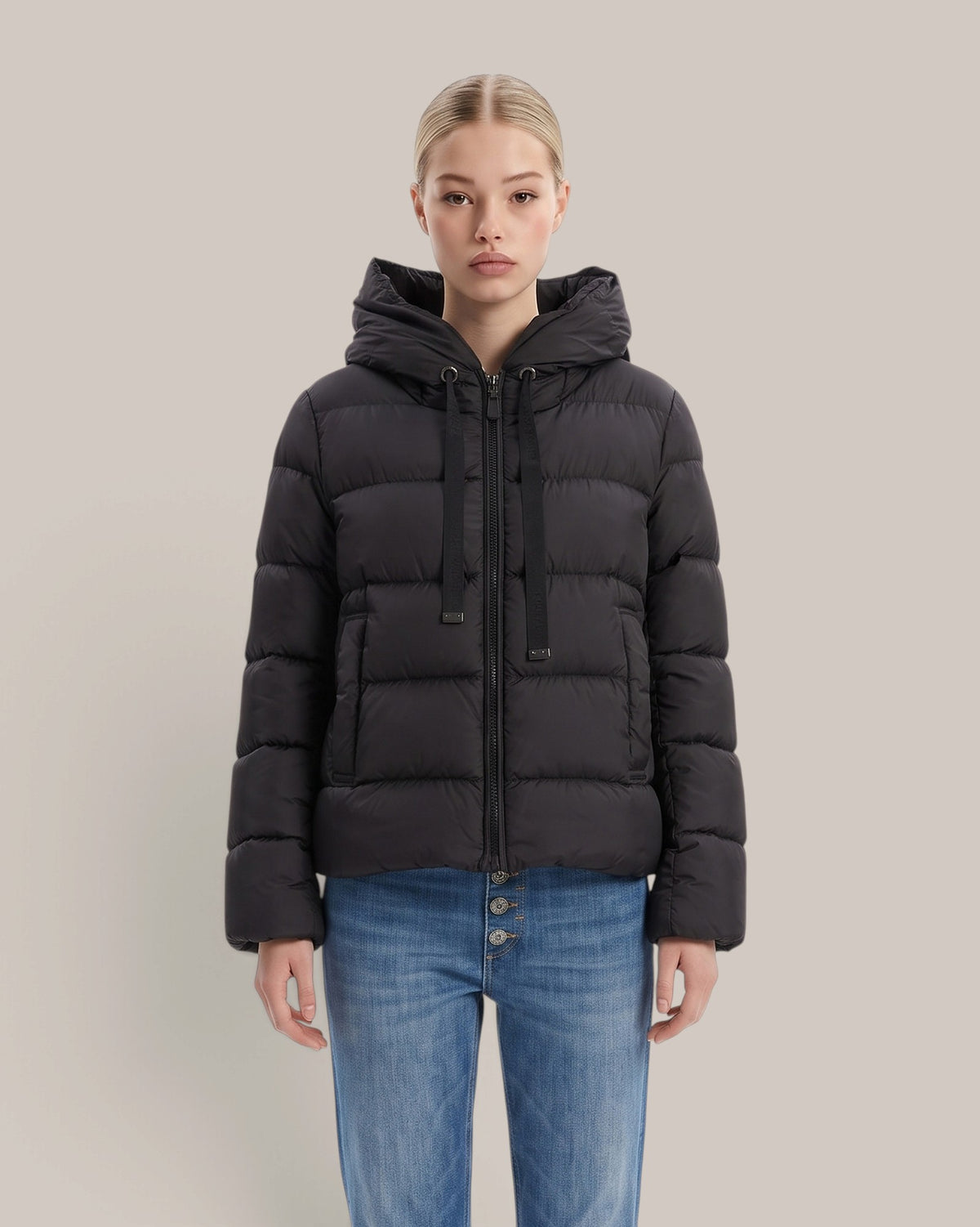 S Max Mara Kurze Daunenjacke mit Kapuze