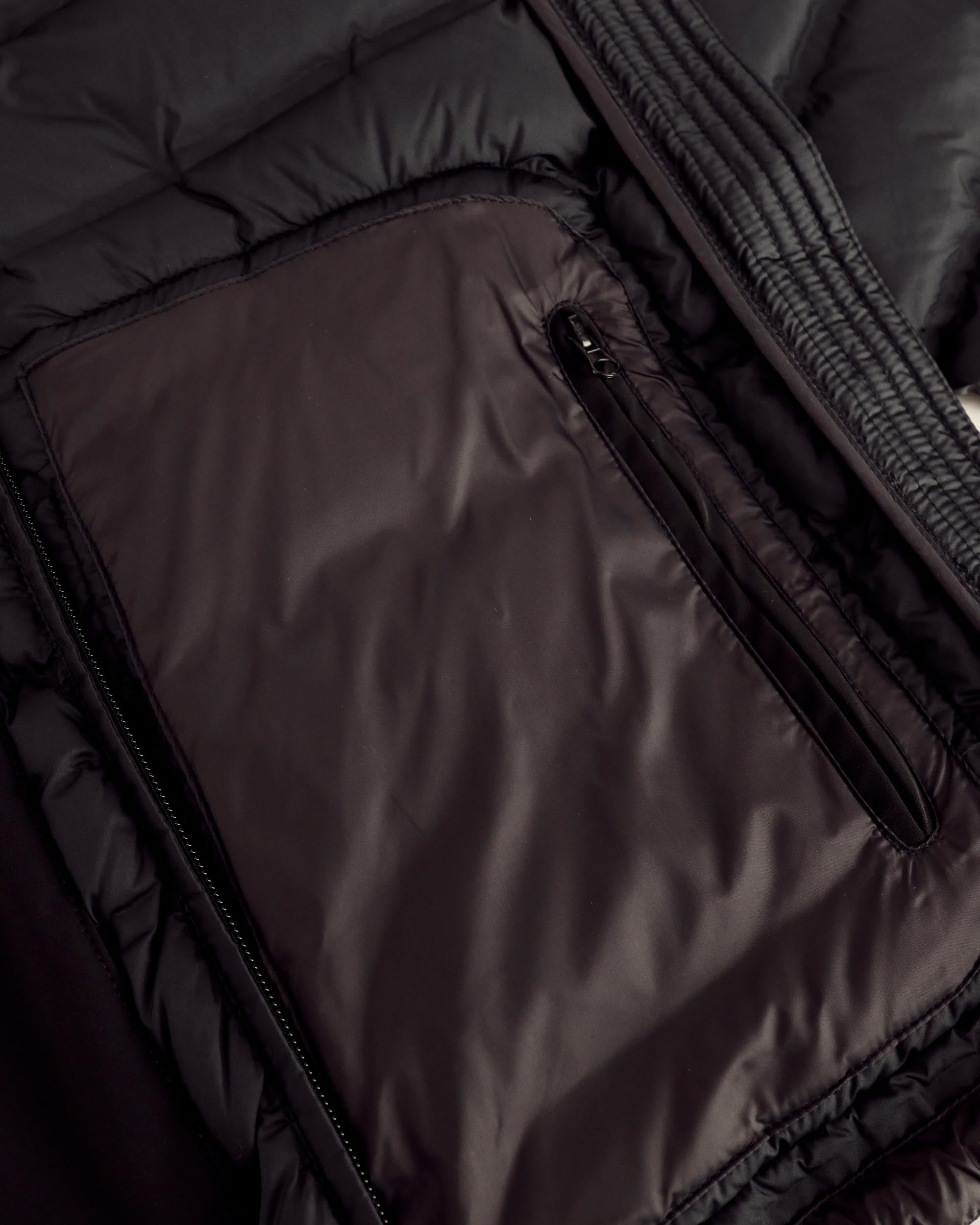 Colmar Originals Strapazierfähige Daunenjacke mit Kapuze