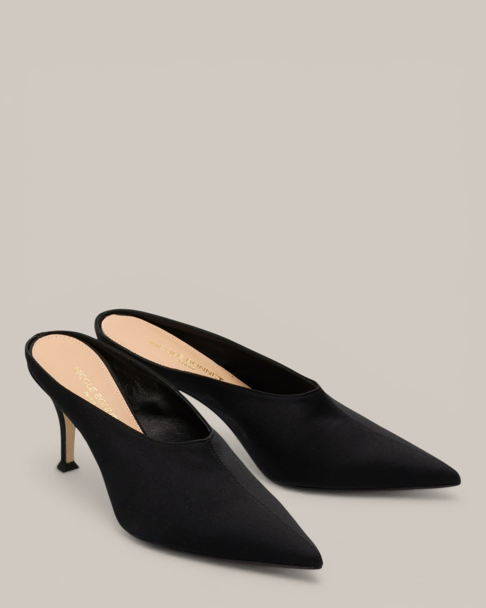 Nicole Bonnet Décolleté Raso