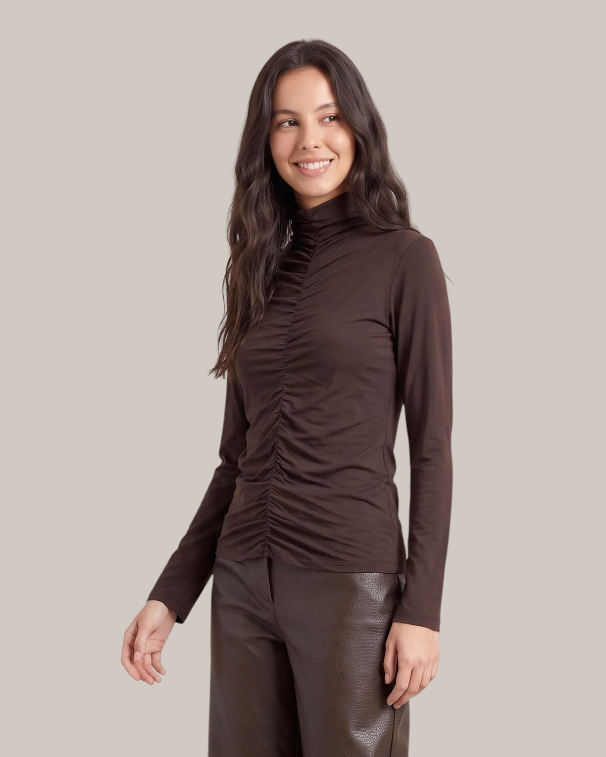 25.10 T-shirt à manches longues froncé