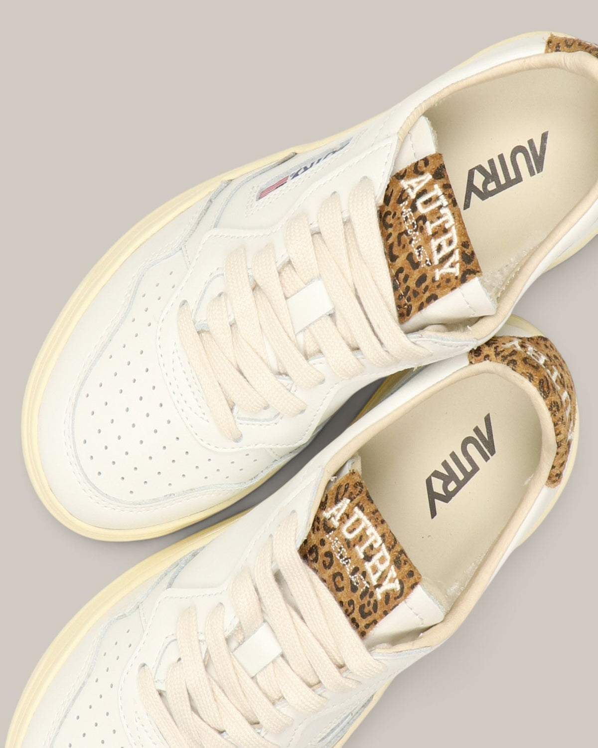 Autry Medalist Low Women's Sneakers