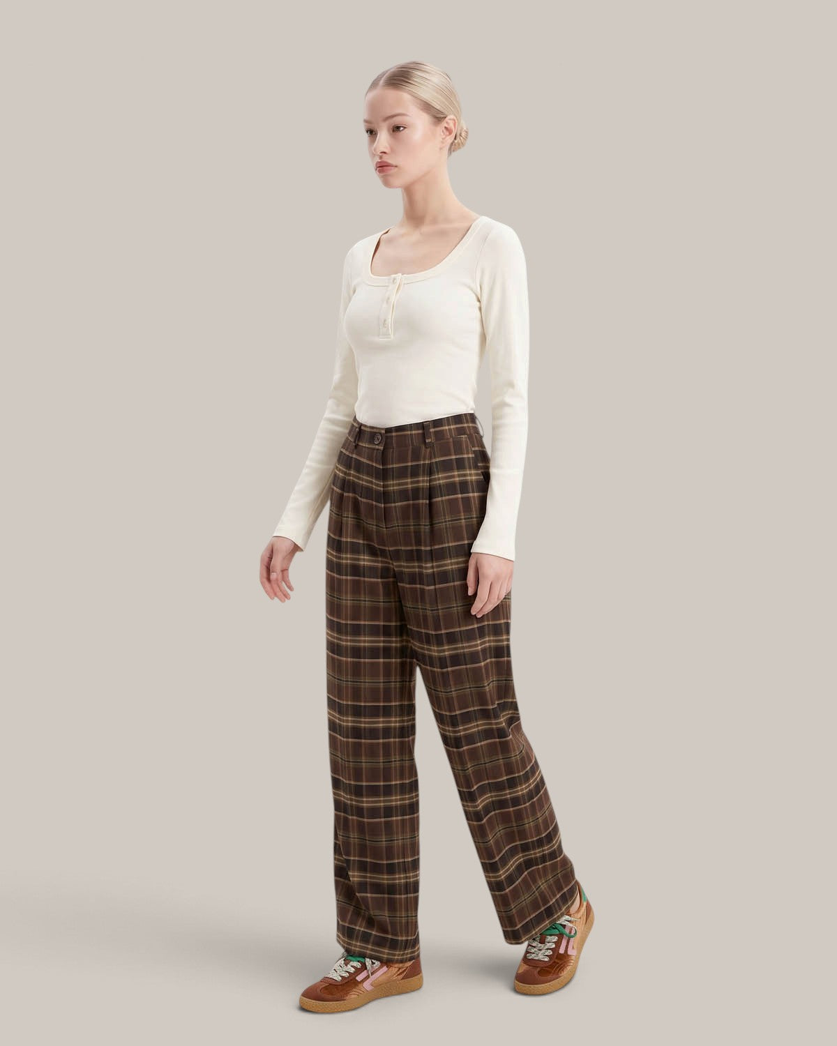 25.10 Pantaloni Quadro