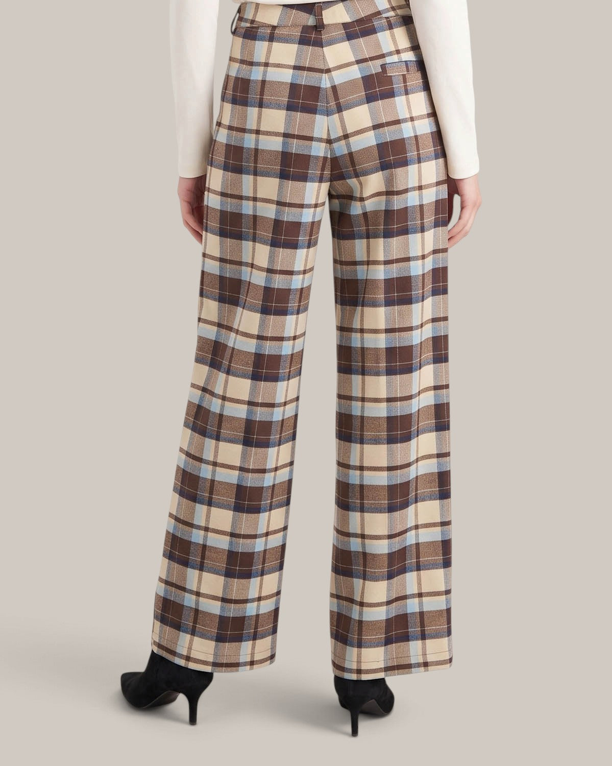 25.10 Karierte Hose