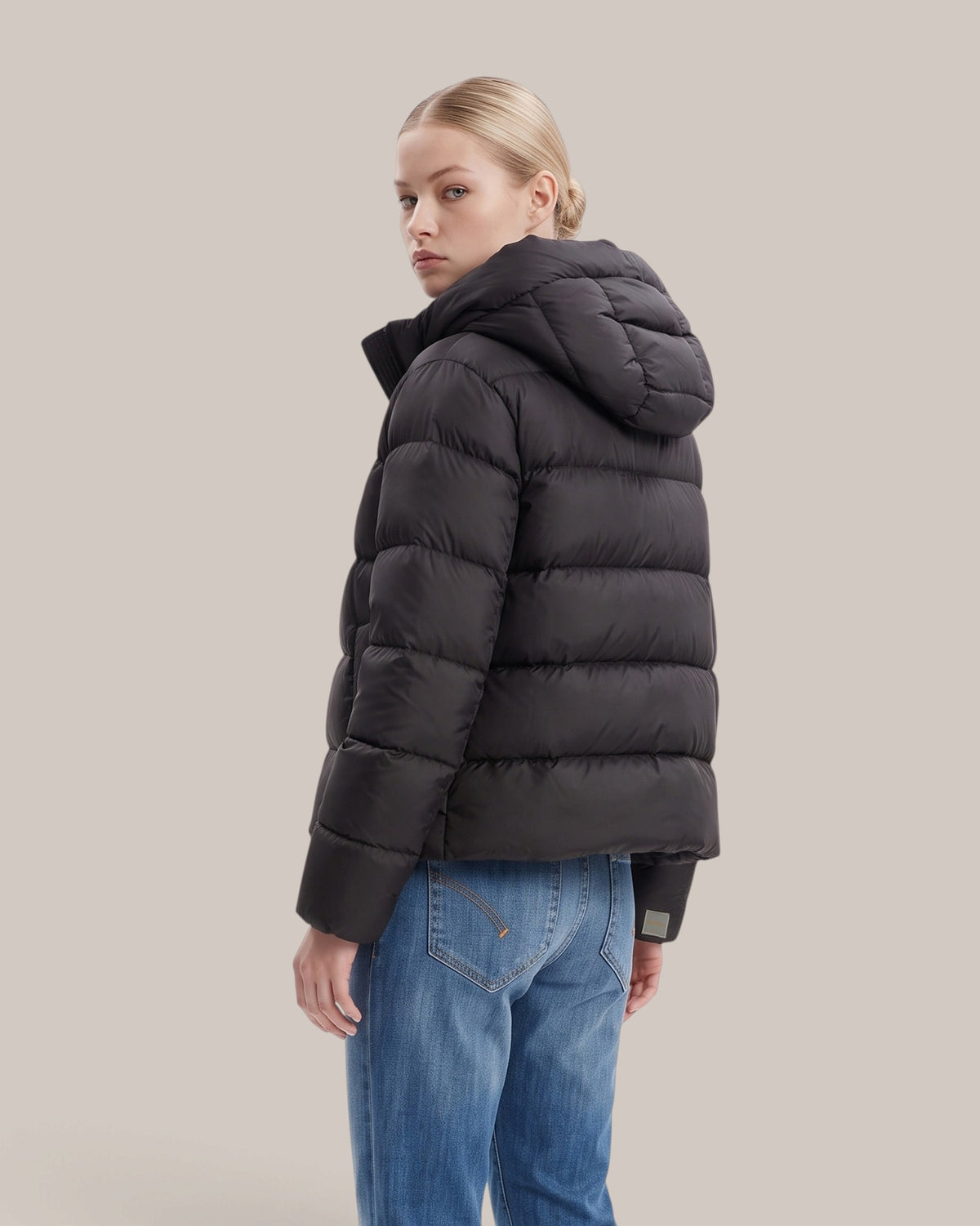 S Max Mara Kurze Daunenjacke mit Kapuze