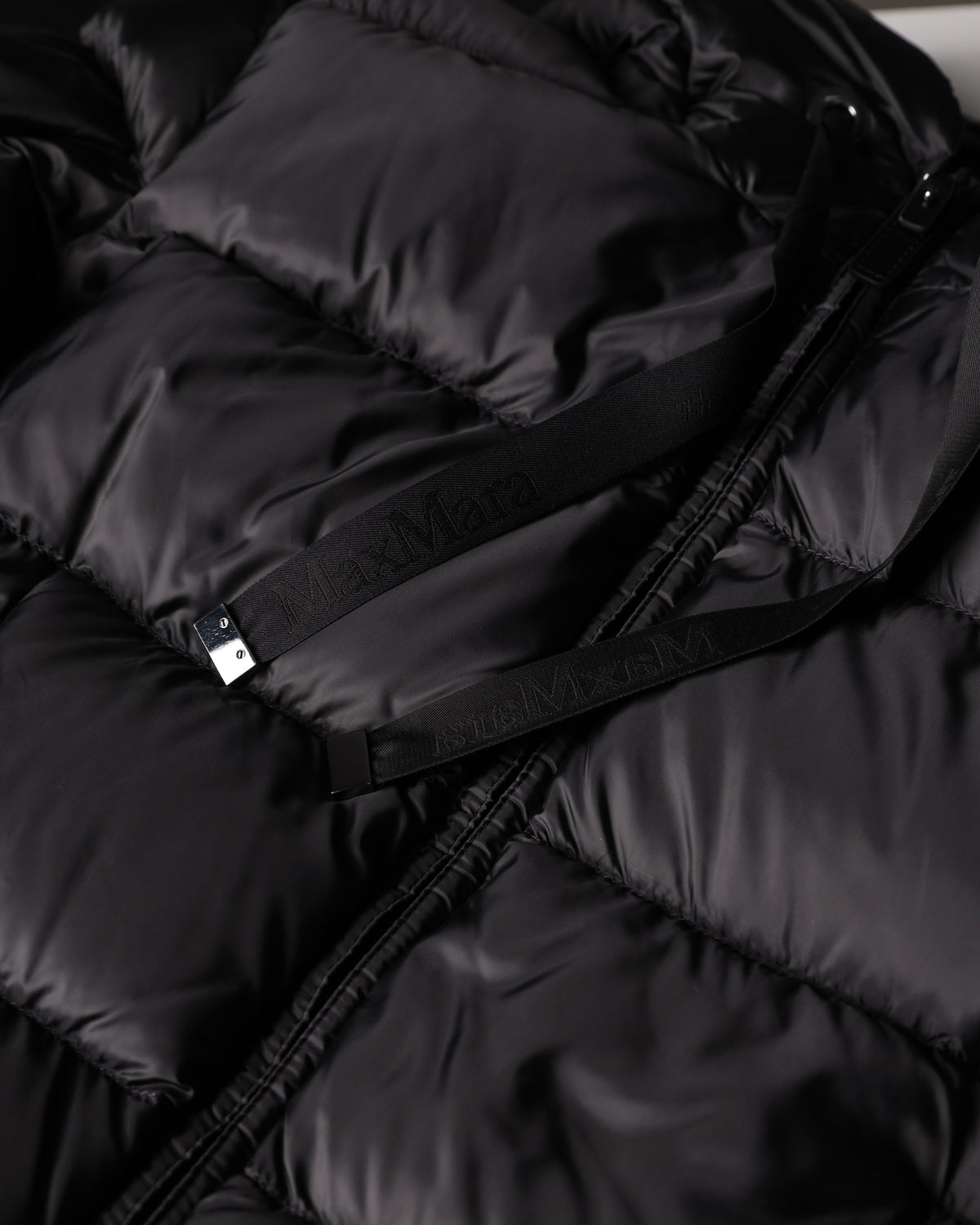 S Max Mara Kurze Daunenjacke mit Kapuze